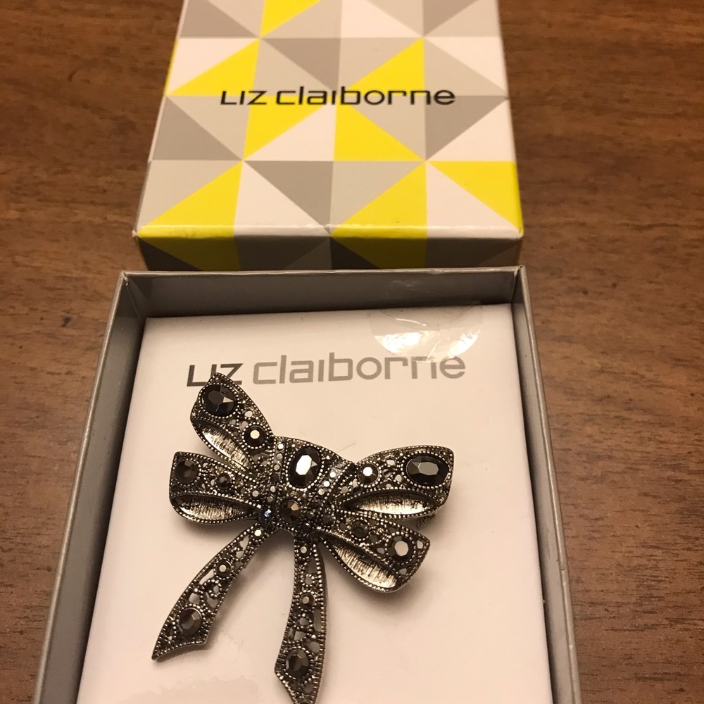 Liz Claiborne bow pin